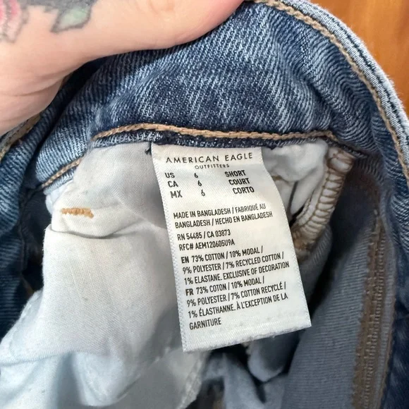 American Eagle Tomgirl Jeans - Picture 8 of 8